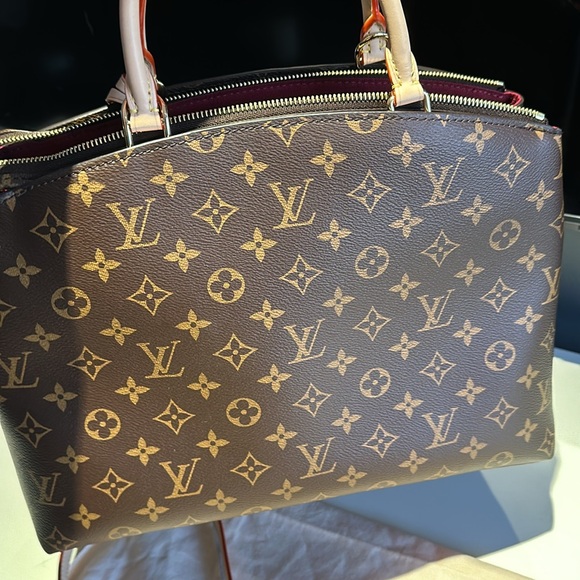BRAND NEW NEVER WORN Louis Vuitton Brown Monogram Grand Palais handbag - Picture 8 of 10